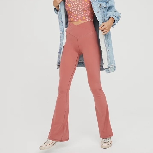 Offline by Aerie Real Me Crossover Flare Hi-Rise Pants Size XS - Picture 1 of 6
